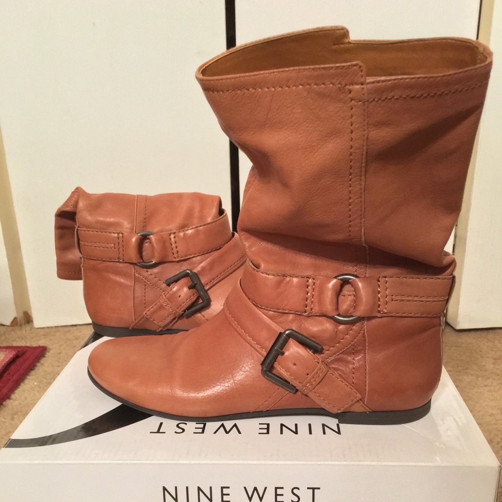 Leather slouchy bootie